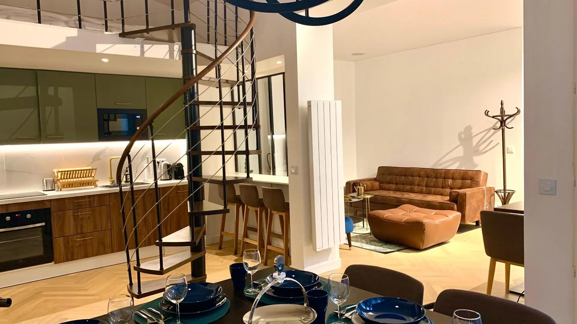 Charming Loft Style In Center Of Marais *