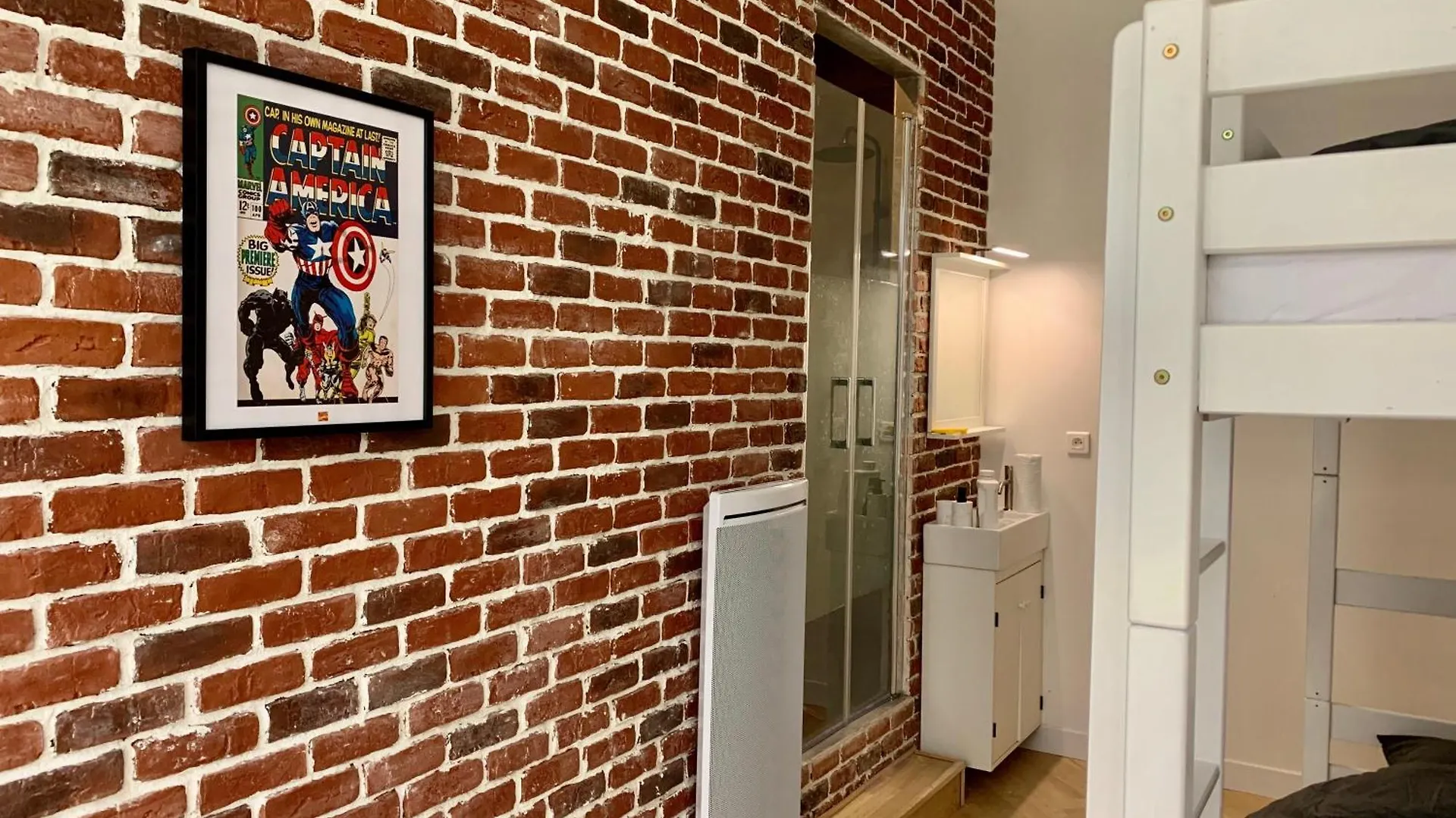 Charming Loft Style In Center Of Marais